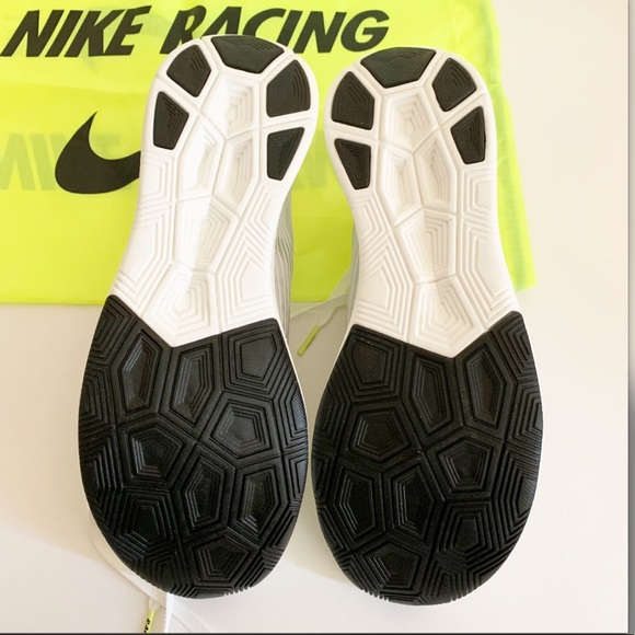 NWT Women’s Nike Zoom Fly SP - Picture 2 of 8